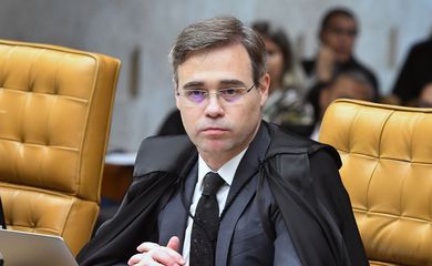 Ministro suspende normas que permitem salários acima do teto em Goiás
