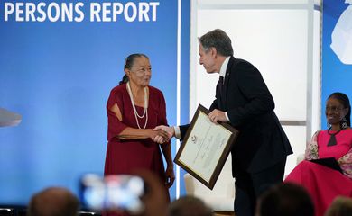 Brasileira recebe prêmio por luta contra trabalho análogo à escravidão