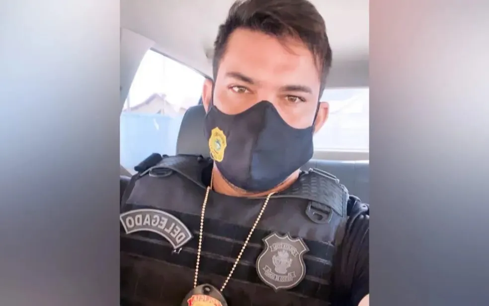 Delegado que se apropriava de celulares apreendidos perde o cargo