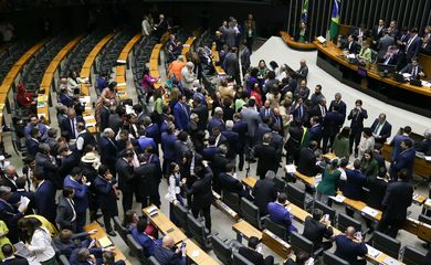 Câmara aprova a igualdade salarial entre homens e mulheres