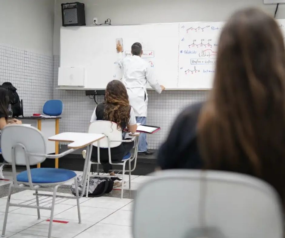 ​Alunos do Ensino Médio podem receber bolsa a partir de março