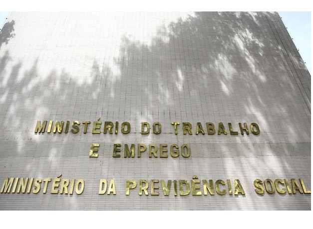 Para reduzir fila, INSS passa a conceder auxílio doença sem perícia