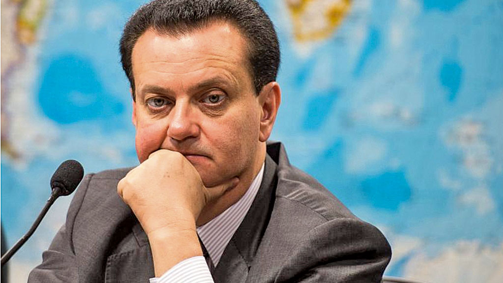 Rompimento de Tarcísio de Freitas com PL e Bolsonaro é sonho do Planalto e do PSD