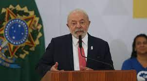 Lula insiste em volta do carro popular, mas plano ficará para 2024