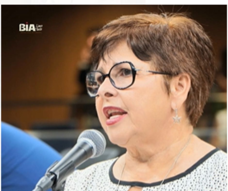 ​Deputada Bia cobra Plano de Carreira dos Administrativos da Educação