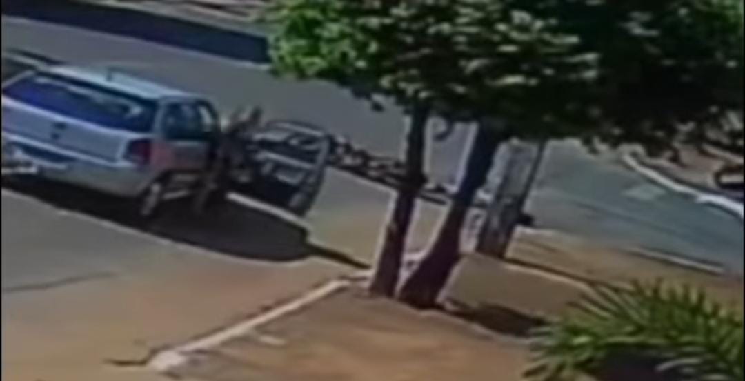 RUBIATABA: MOTOCICLISTA FICA GRAVEMENTE FERIDO APÓS BATER CONTRA FIO SOLTO EM RUA