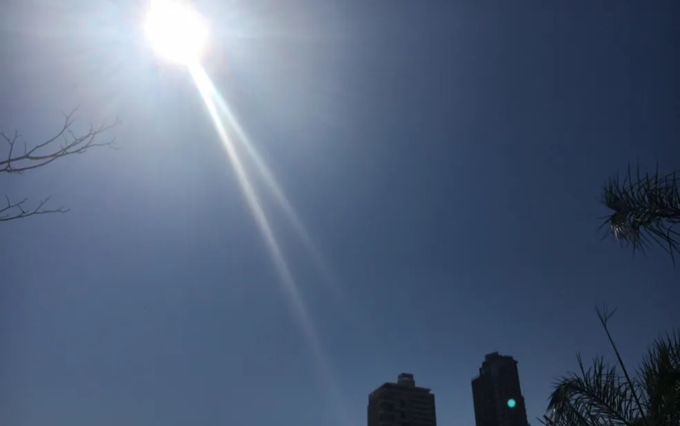 Goiás deve ter nova onda de calor, e termômetros de rua já marcam 44ºC