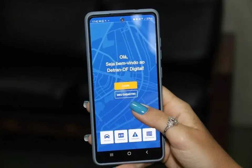 Aplicativo de trânsito permite indicar condutor de infração de forma rápida e prática