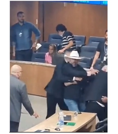 ​Deputados estaduais trocam ofensas durante a sessão na Alego