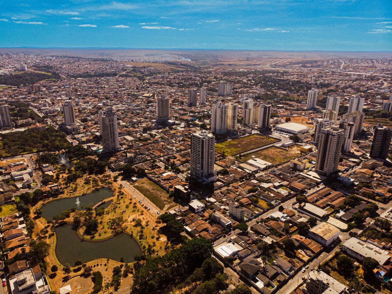 Prefeitura de Anápolis abre concurso com salários de até R$ 6,7