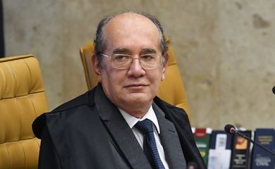 Gilmar Mendes anula arquivamento de ação contra Bolsonaro