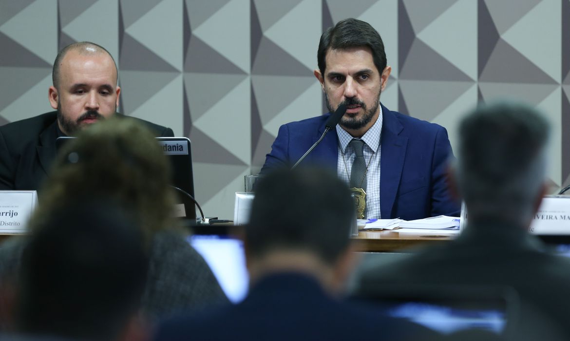 Atos violentos de dezembro estão conectados, diz delegado à CPMI