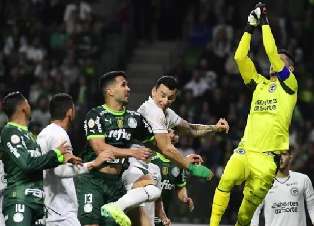 Goiás é castigado no primeiro confronto contra times do G4