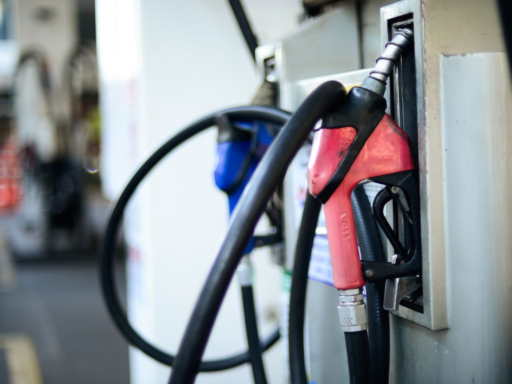 ​Gasolina sobe 6,3% e diesel 12,8%