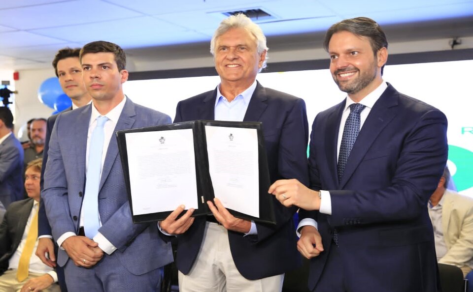 Reforma administrativa: Caiado pede empenho máximo a Pedro Sales e Alexandre Baldy