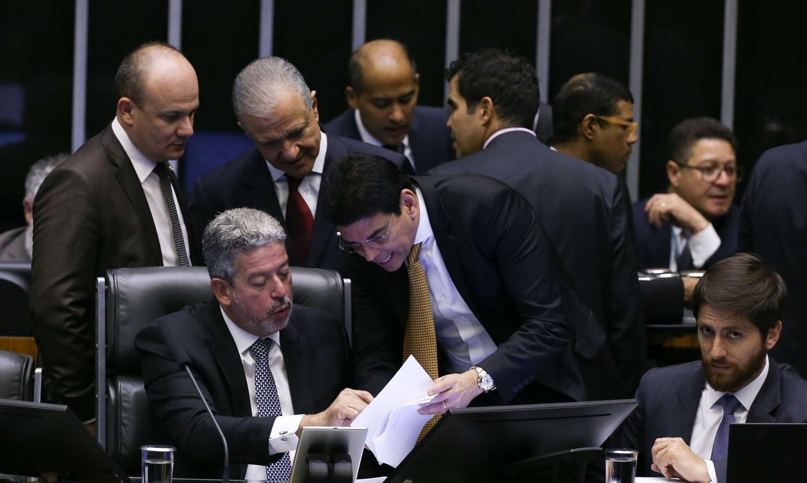 Câmara concluirá votação de novas regras fiscais nesta quarta-feira