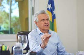 Caiado sanciona data-base do servidor e novo piso salarial dos professores
