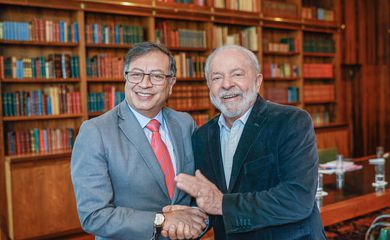 Lula e presidente da Colômbia se reúnem para discutir Amazônia